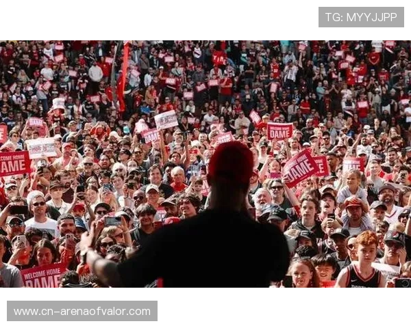 达米安·利拉德重返开拓者队 但跟腱问题或将影响本赛季出场时间