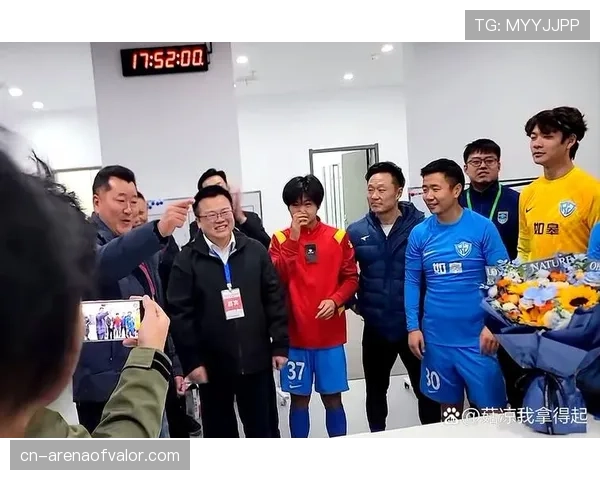 【2026年4月中超联赛·赛后·通讯“通讯：一场平局后的更衣室，南通支云主帅肯定全队拼搏但指出由攻转守问题”